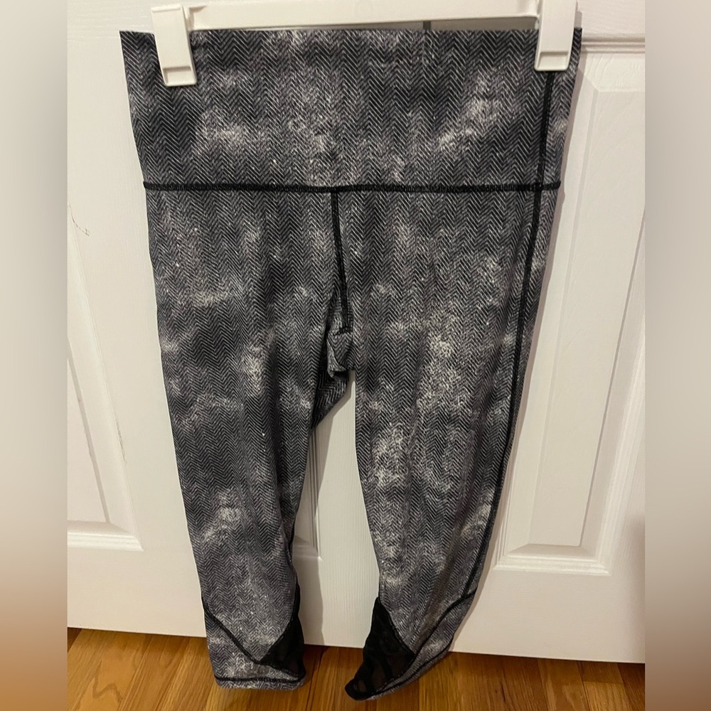 Black and white Lululemon Patterned Leggings